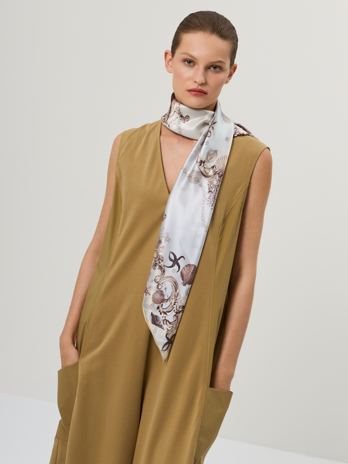 Платок жен. шелк 90х90 E03-8449-11