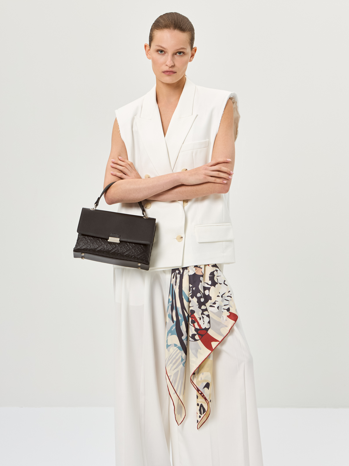 Платок жен. шелк 90х90 E04-8454-27