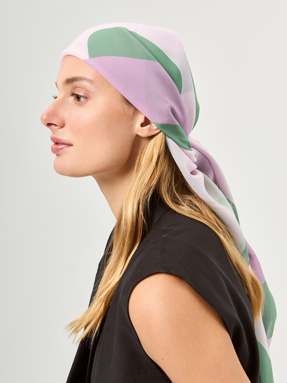 Платок жен. виск+шелк 110х110 LE34-581-13